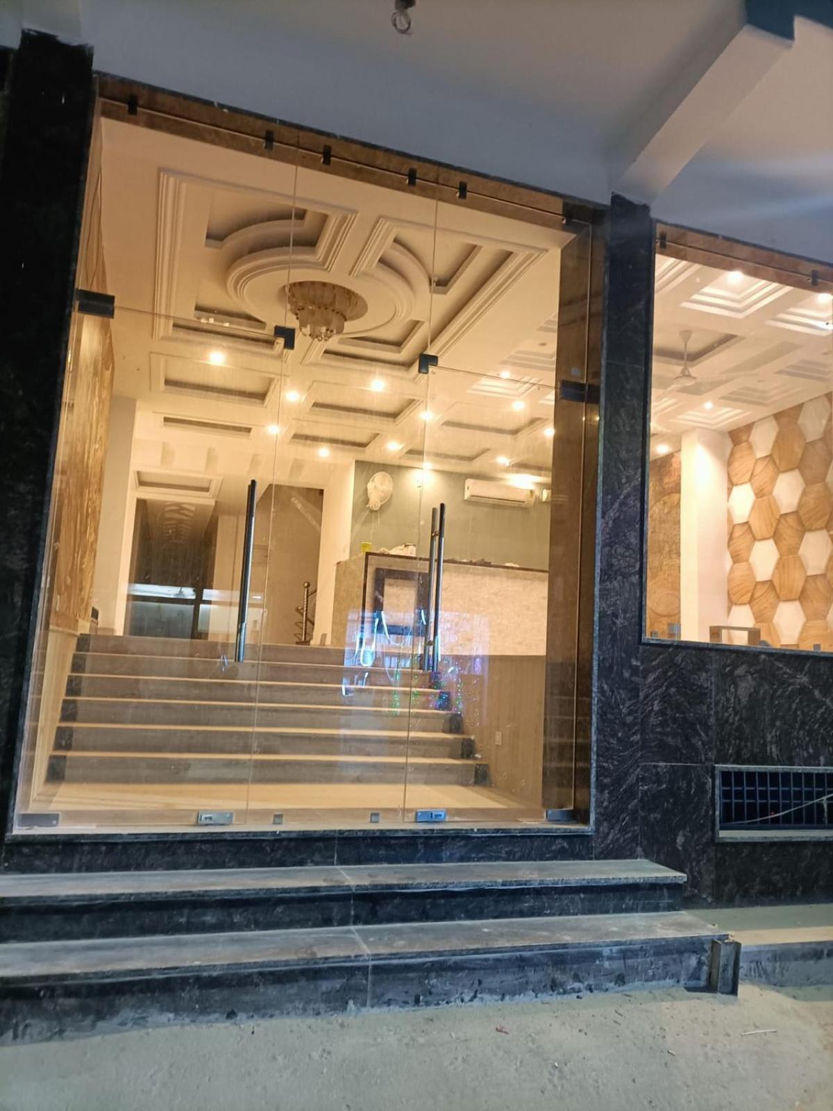 Hotel Ringer Új-Delhi Kültér fotó